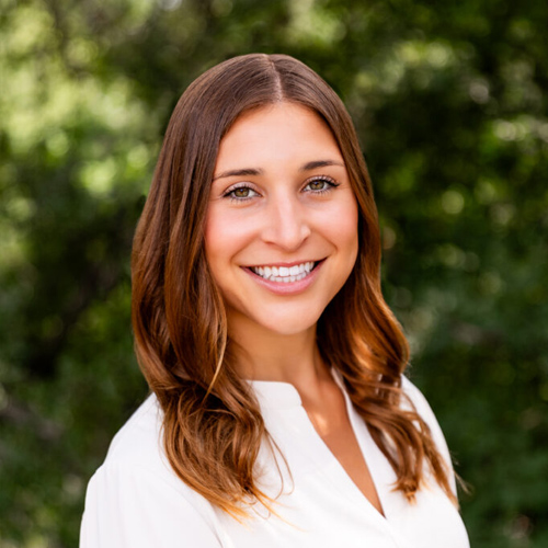 Carly Johnson headshot
